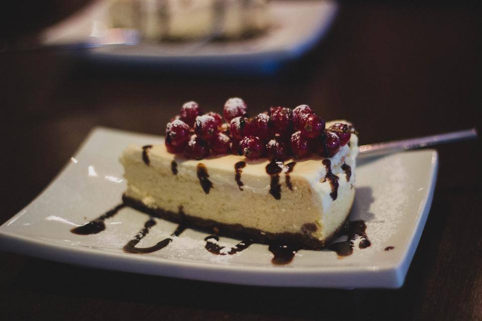 Sajttorta ribizlivel, illusztráció